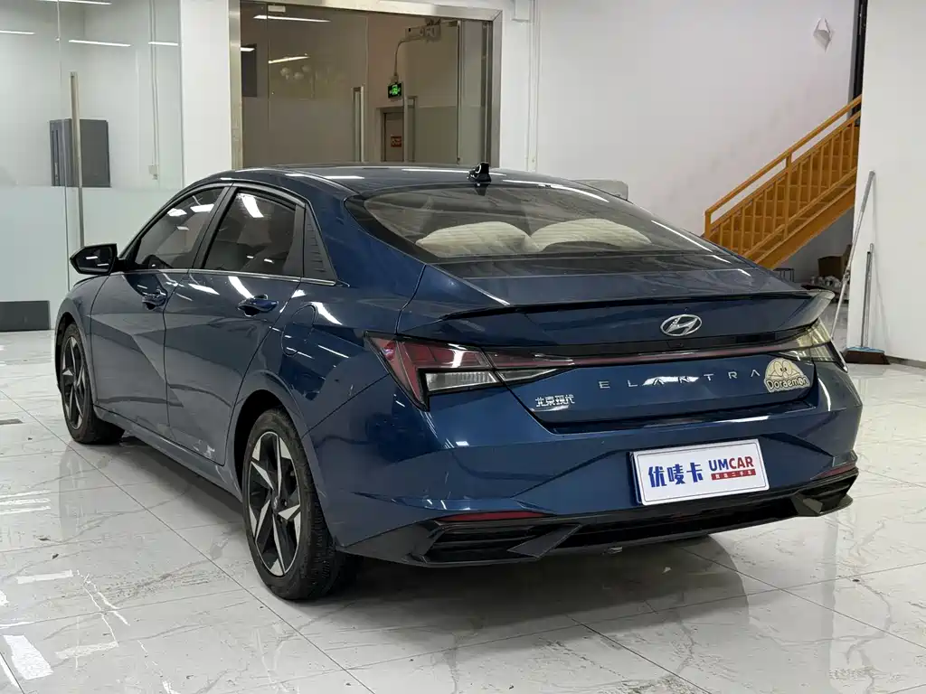 Hyundai Elantra — фото 4
