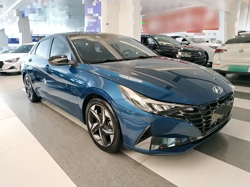 Hyundai Elantra — фото 22
