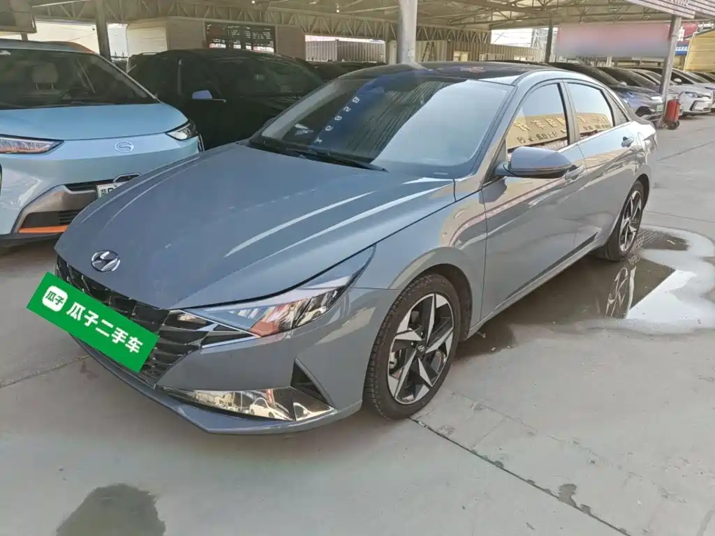 Hyundai Elantra — фото 2