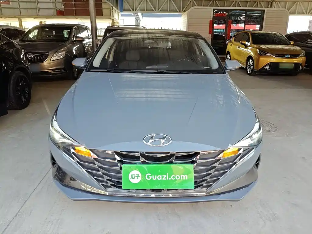 Hyundai Elantra — фото 3