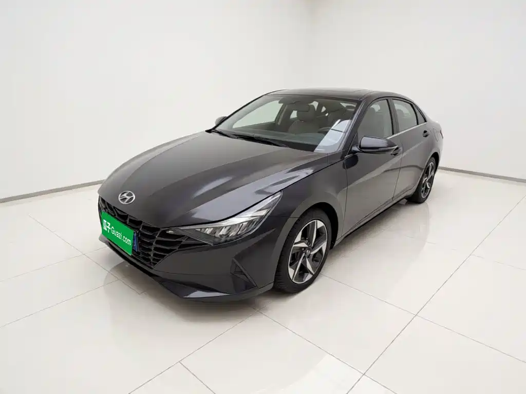 Hyundai Elantra — фото 2