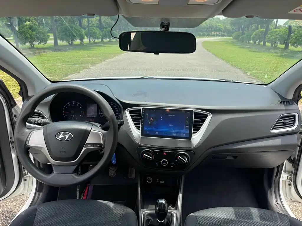 Hyundai Verna — фото 13