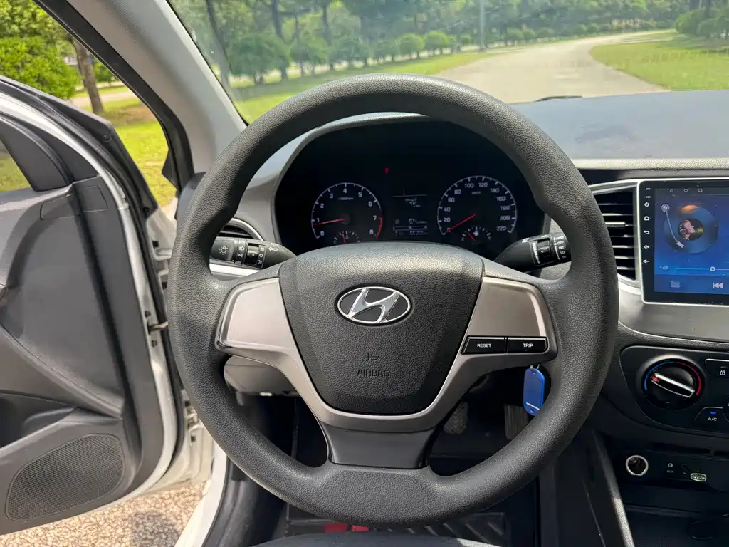 Hyundai Verna — фото 14
