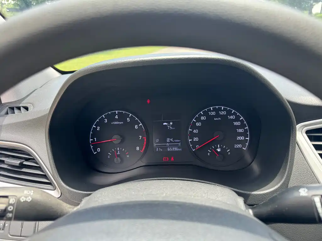 Hyundai Verna — фото 15