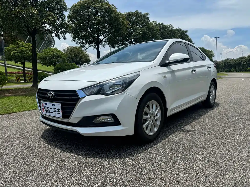 Hyundai Verna — фото 3