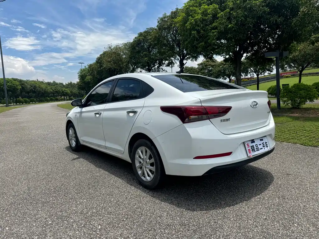 Hyundai Verna — фото 6