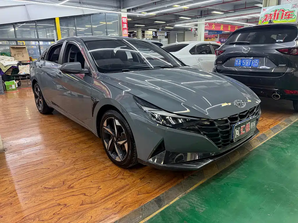 Hyundai Elantra — фото 3