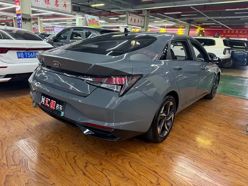 Hyundai Elantra — фото 5