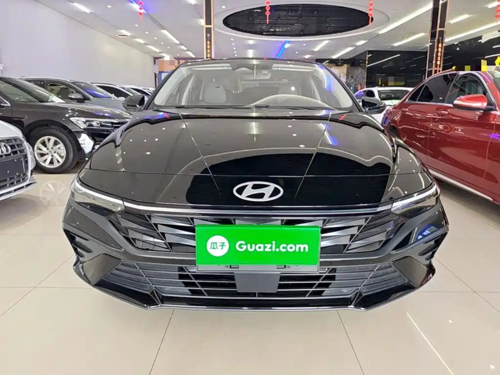 Hyundai Elantra — фото 3