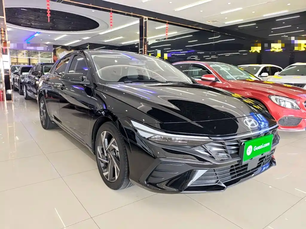 Hyundai Elantra — фото 4