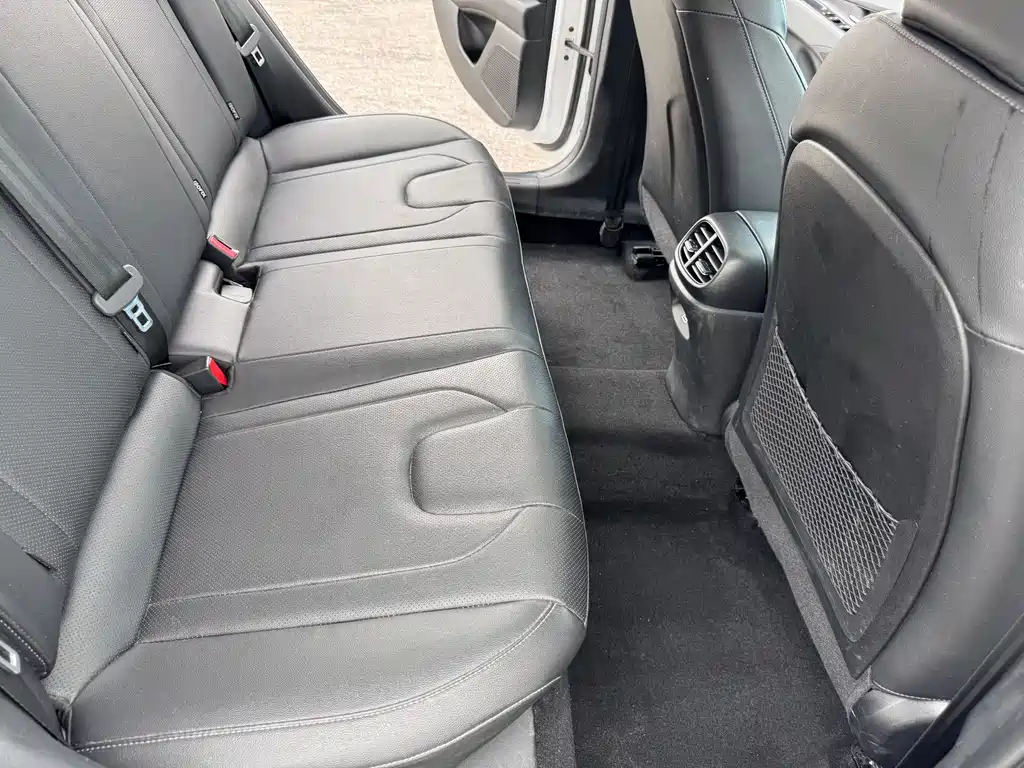 Hyundai Elantra — фото 18