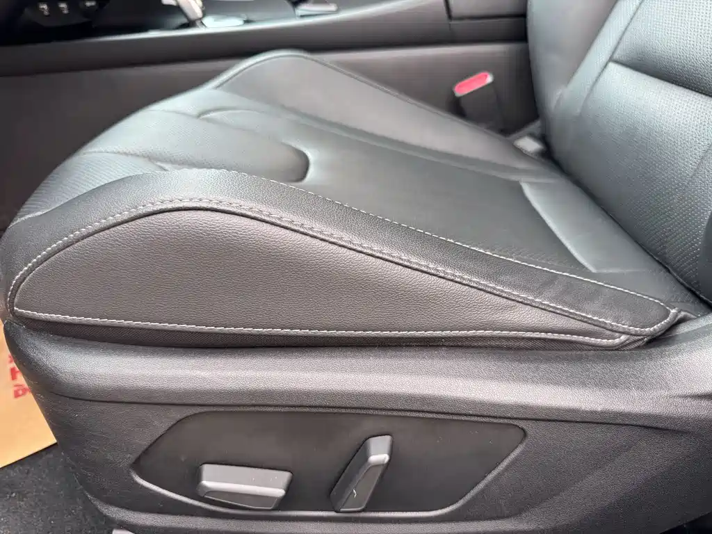 Hyundai Elantra — фото 10