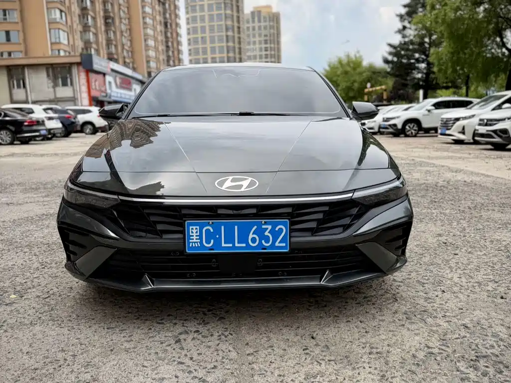 Hyundai Elantra — фото 2