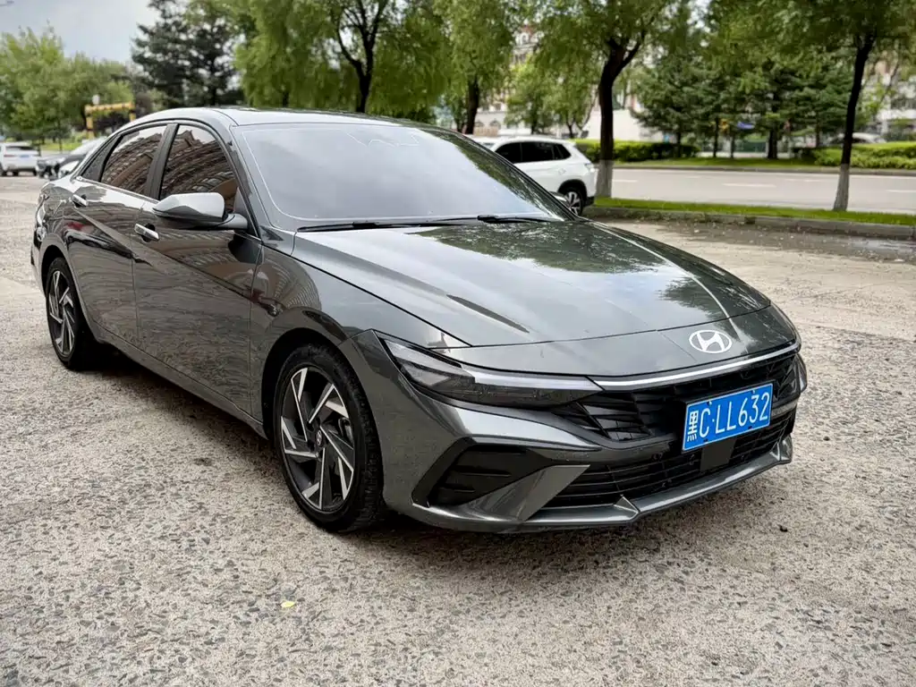 Hyundai Elantra — фото 3