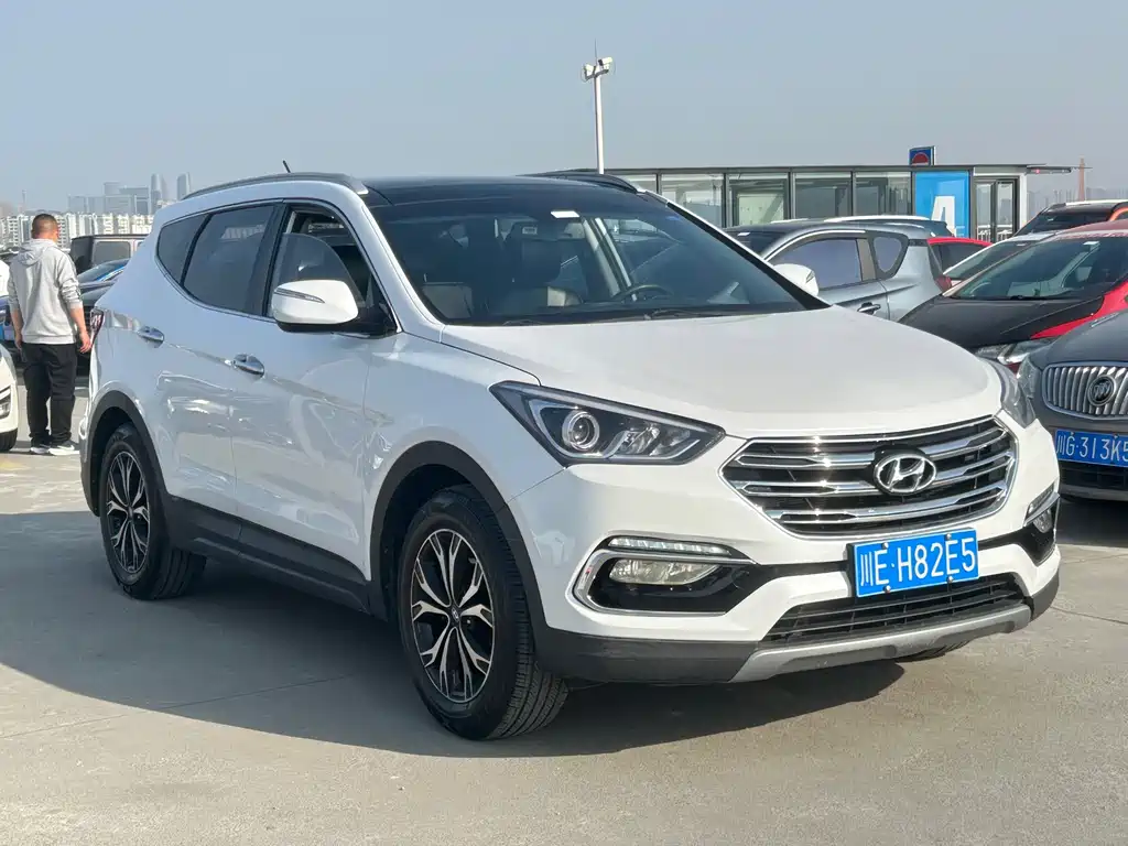 Hyundai Santa Fe — фото 3