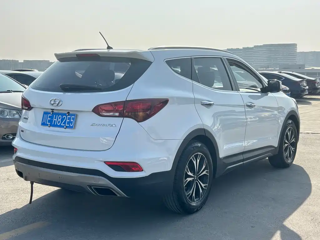 Hyundai Santa Fe — фото 4