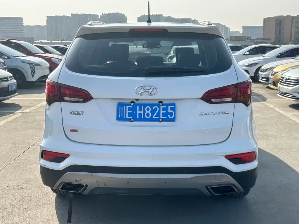 Hyundai Santa Fe — фото 5