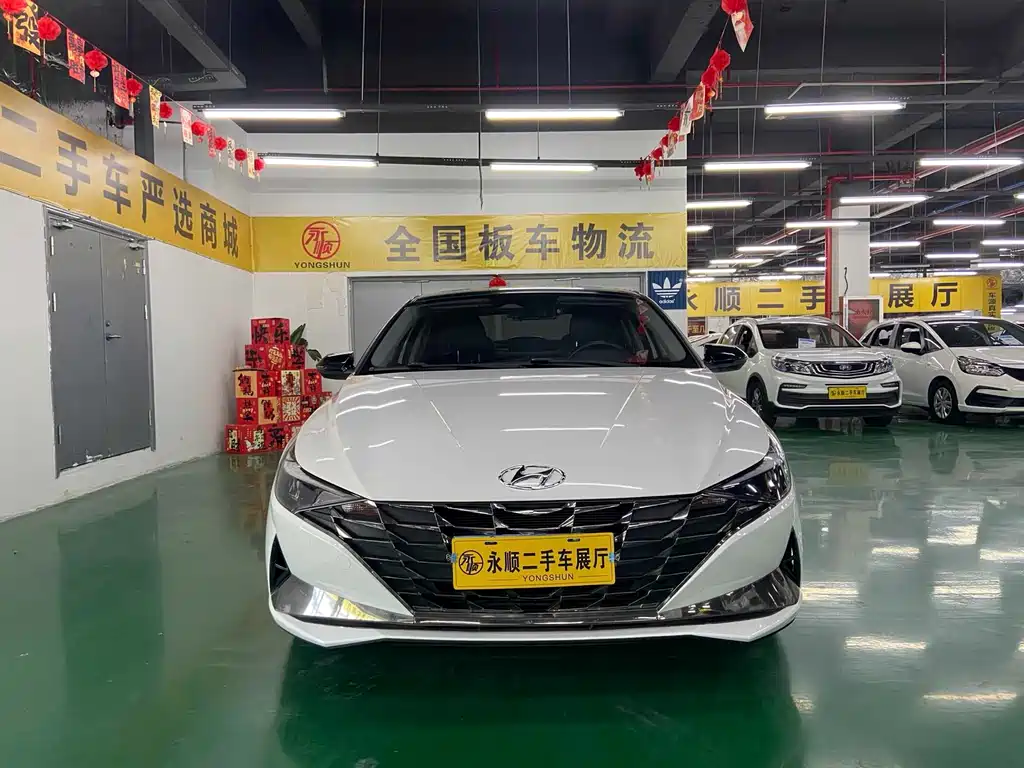 Hyundai Elantra — фото 3
