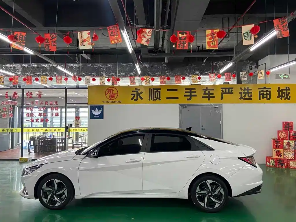Hyundai Elantra — фото 10