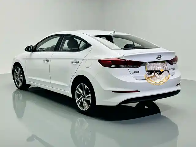 Hyundai Elantra — фото 15