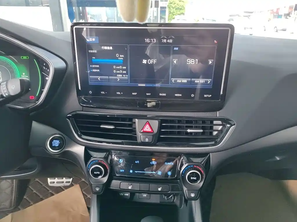 Hyundai Fista — фото 13