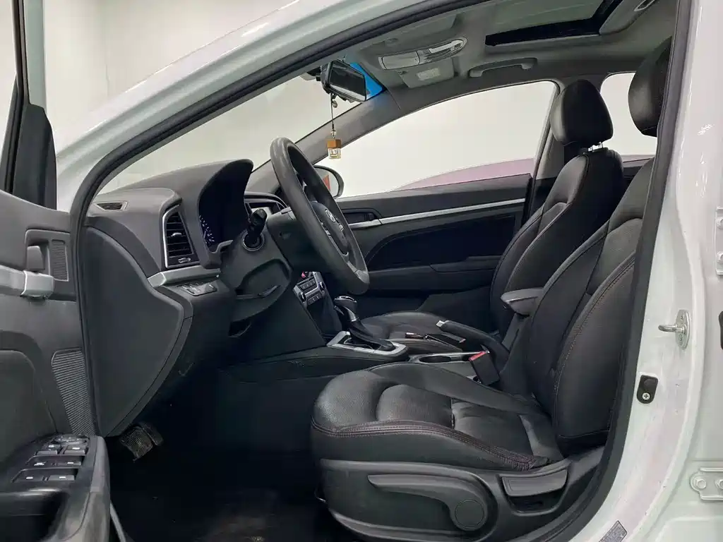 Hyundai Mistra — фото 4