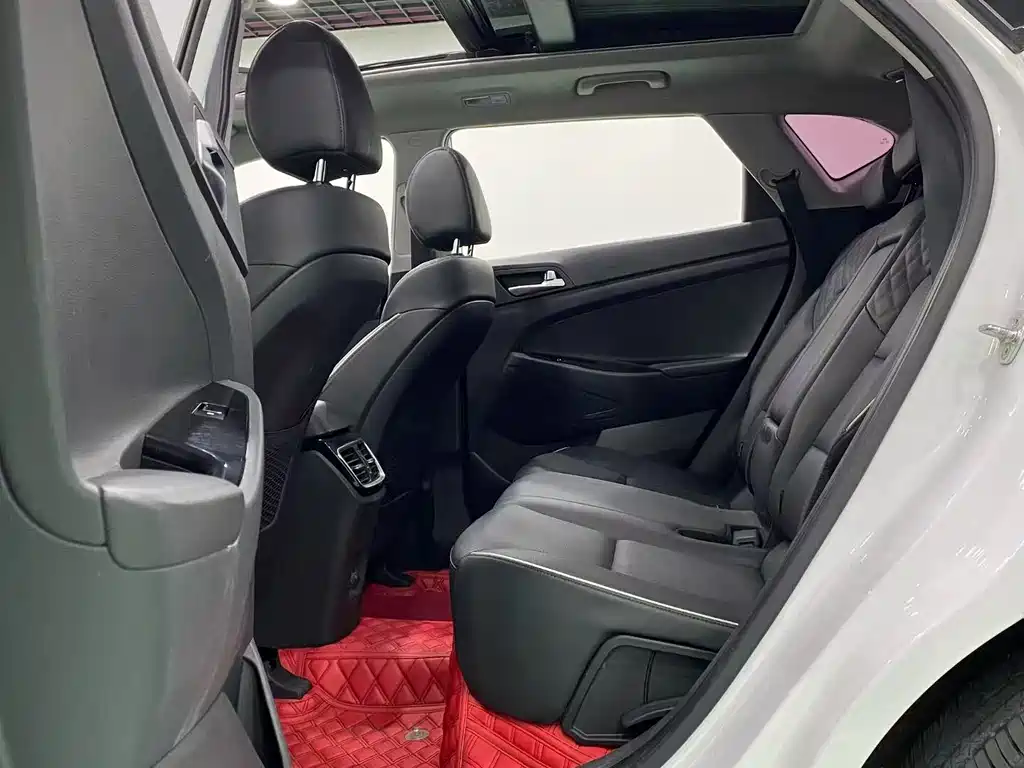 Hyundai Tucson — фото 4
