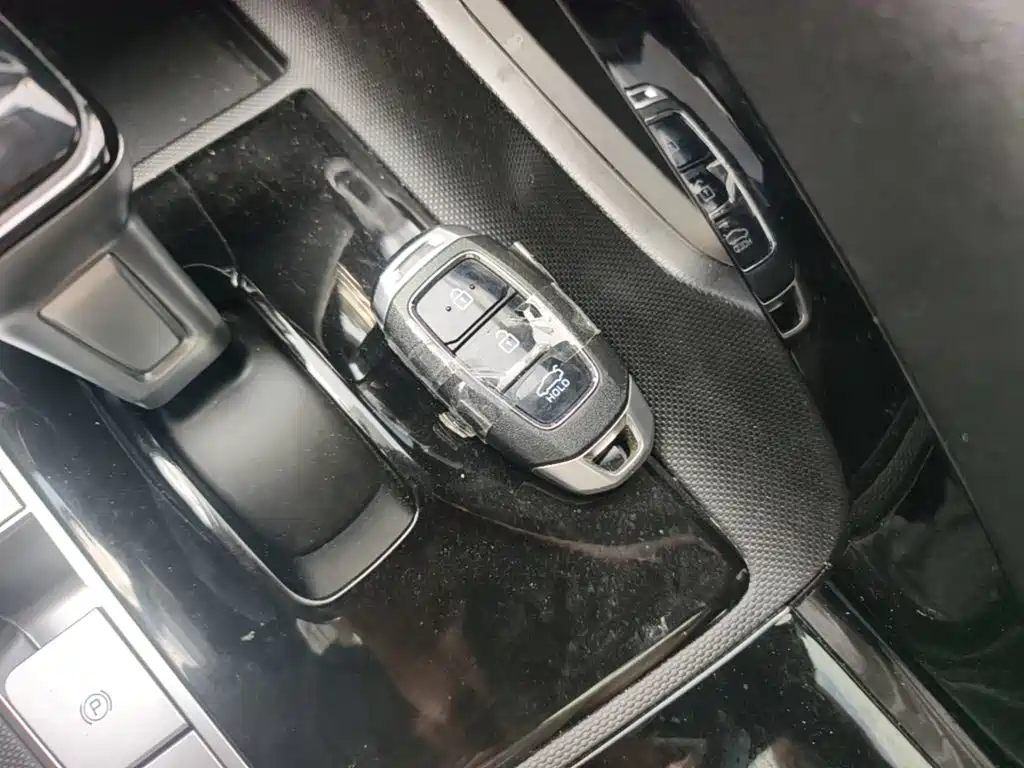 Hyundai Elantra — фото 17