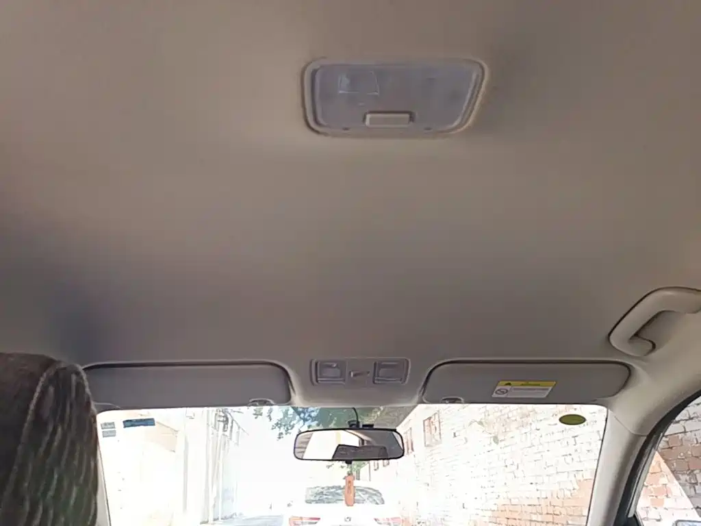 Hyundai Elantra — фото 18