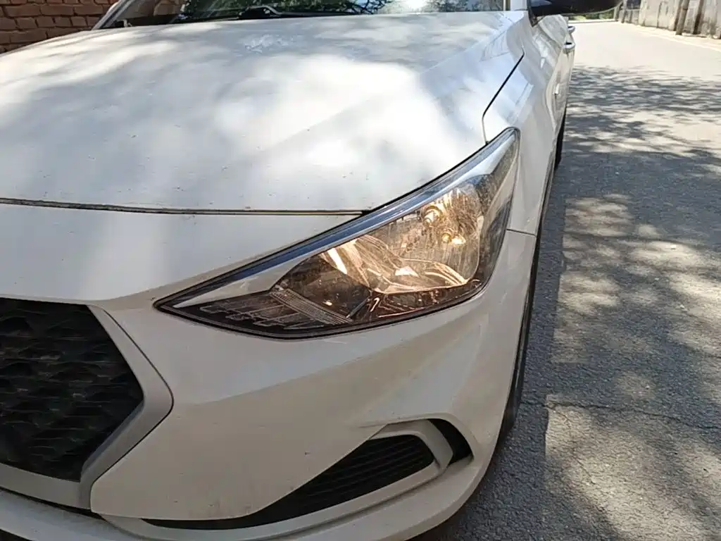Hyundai Elantra — фото 24