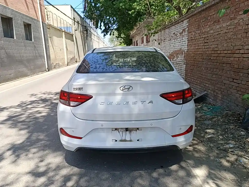 Hyundai Elantra — фото 6