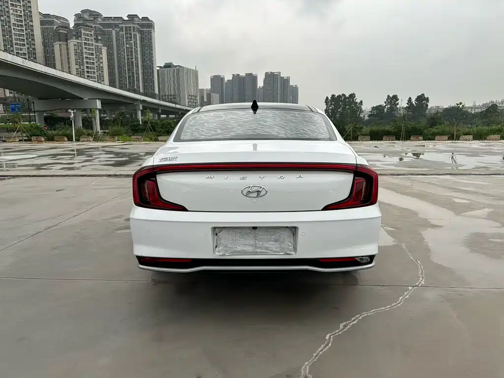 Hyundai Mistra — фото 8