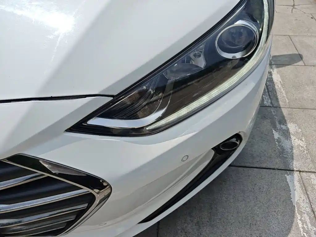 Hyundai Elantra — фото 24