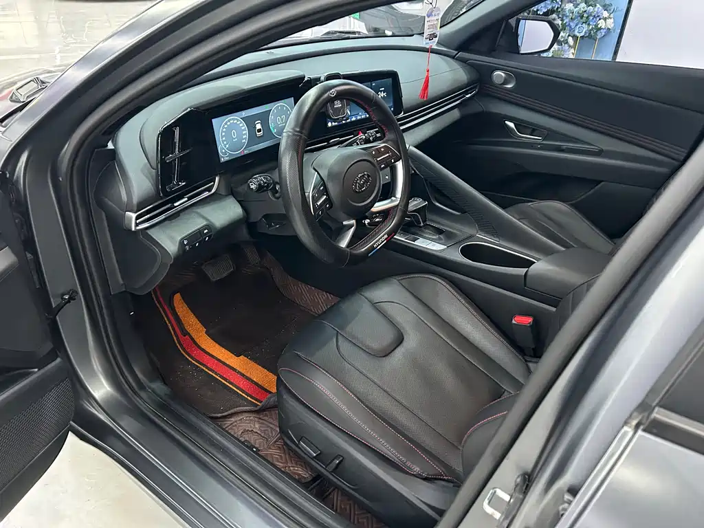 Hyundai Elantra — фото 4