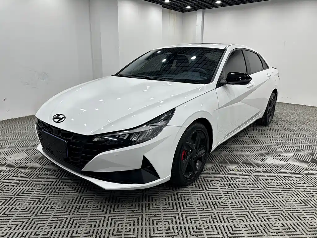 Hyundai Elantra — фото 3