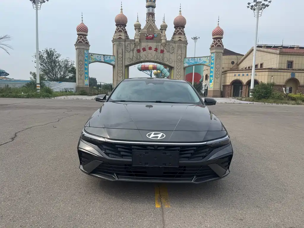 Hyundai Elantra — фото 3