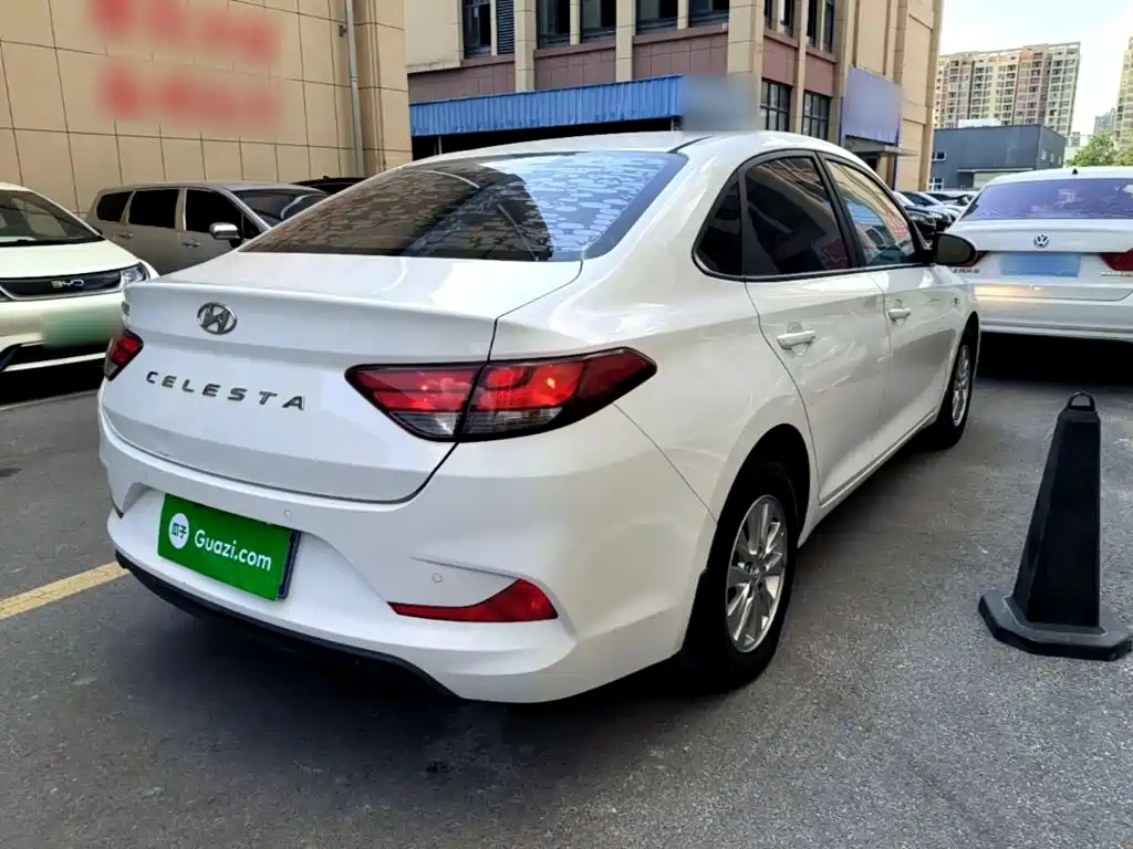 Hyundai Elantra — фото 7