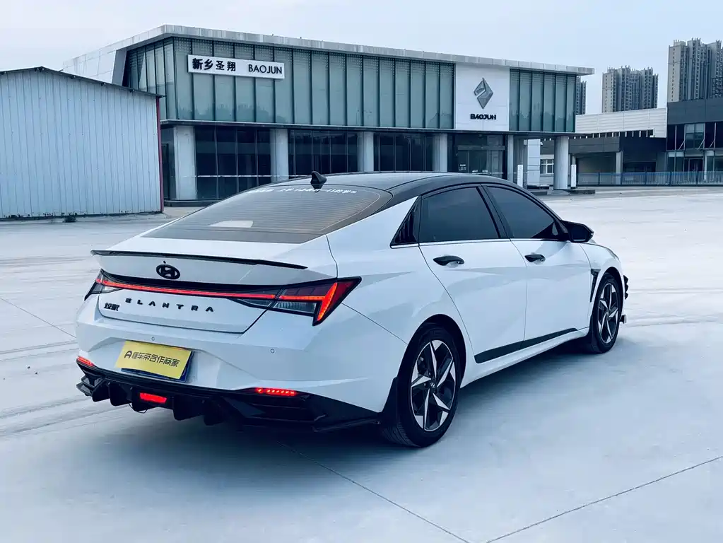 Hyundai Elantra — фото 4