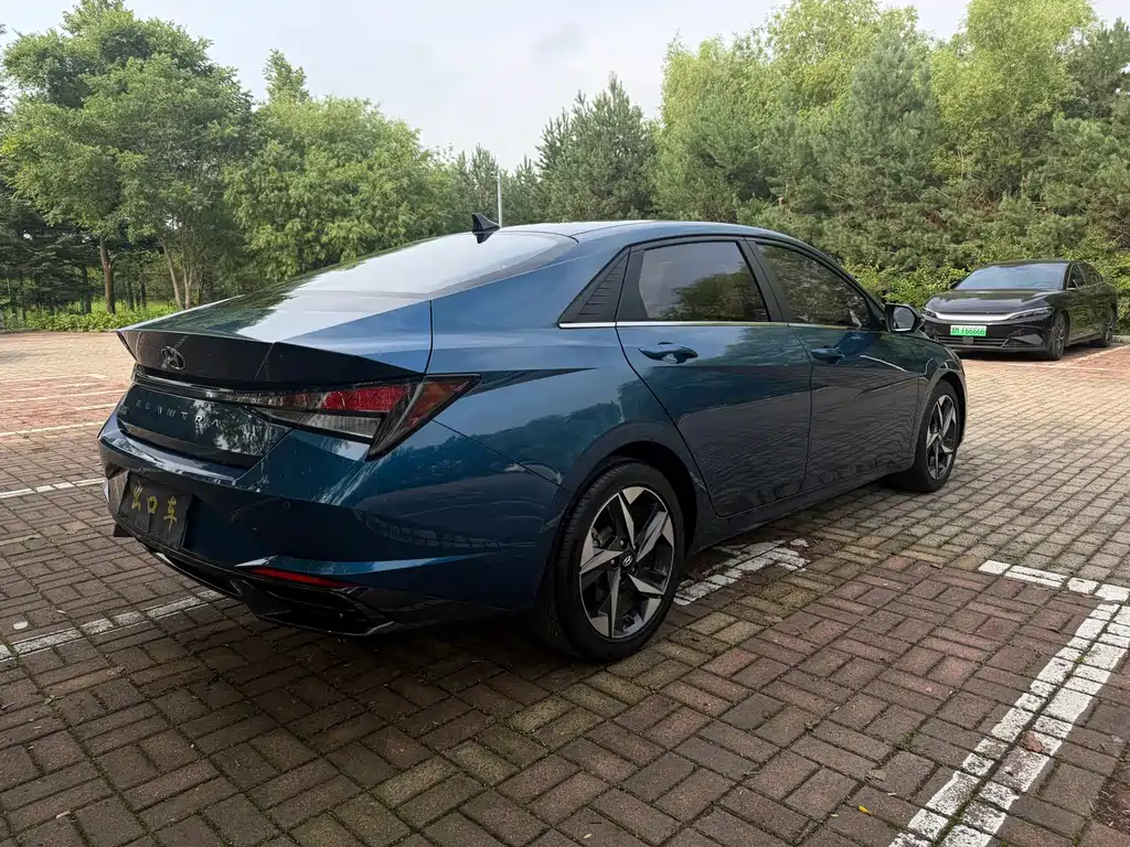 Hyundai Elantra — фото 4
