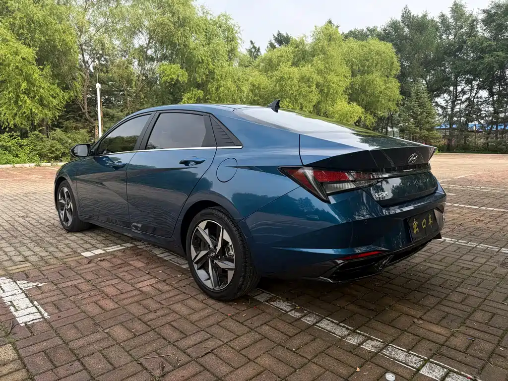 Hyundai Elantra — фото 5