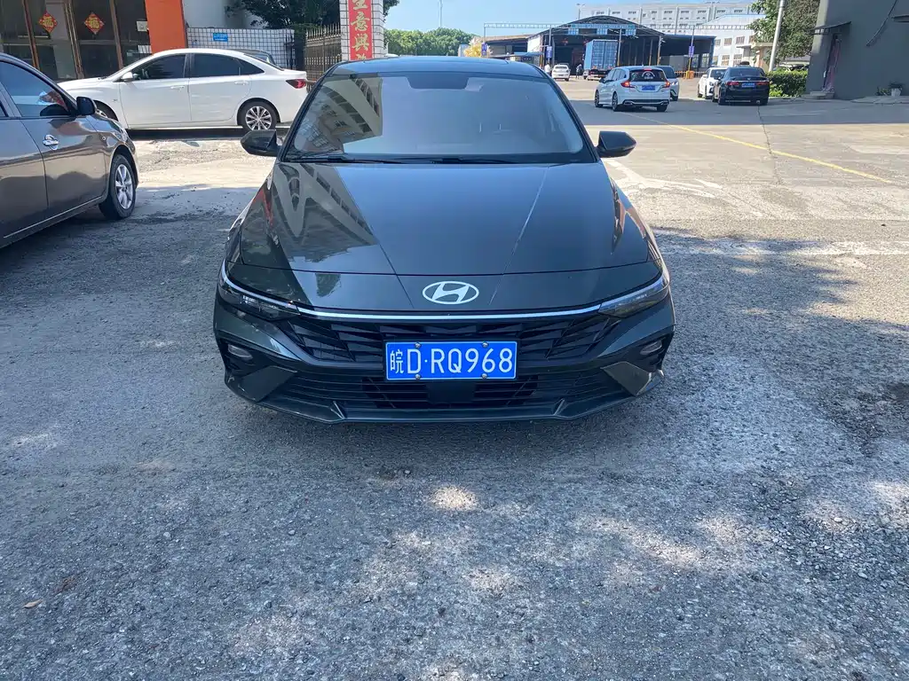 Hyundai Elantra — фото 2