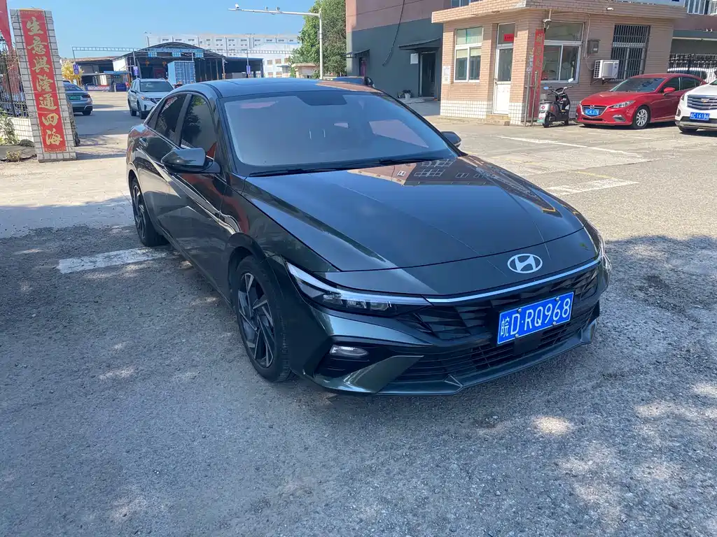 Hyundai Elantra — фото 3