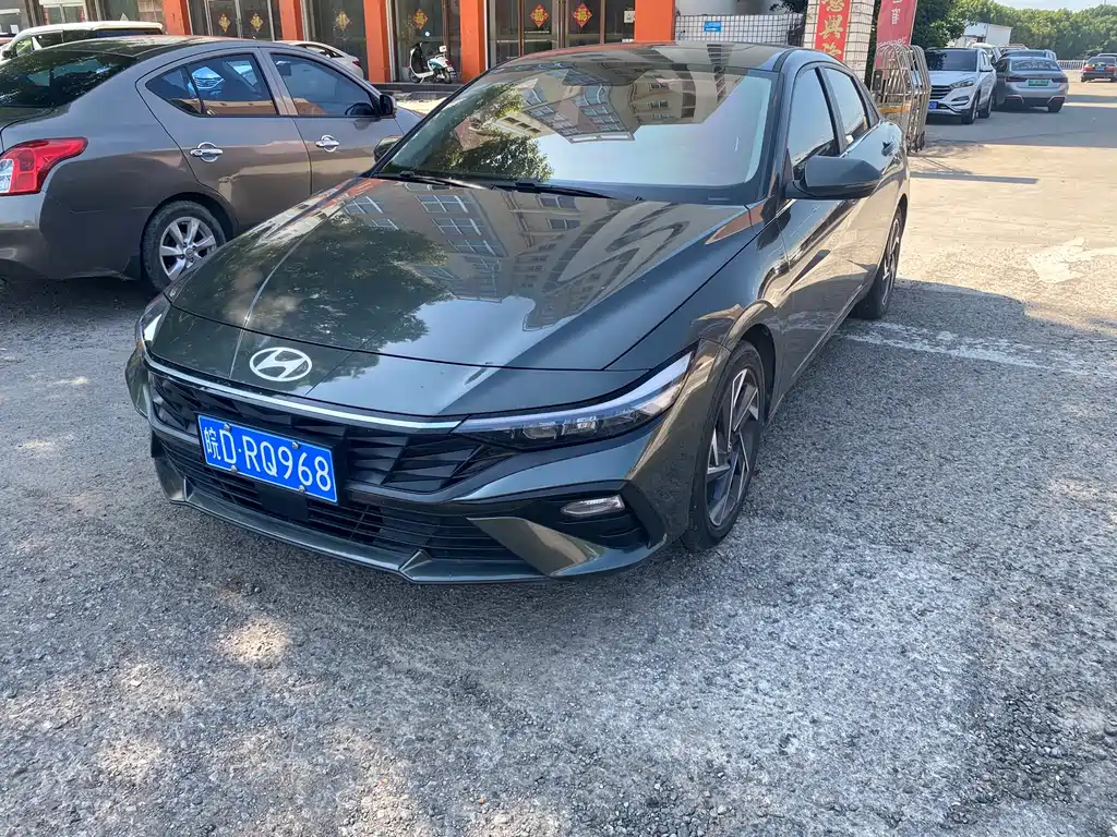 Hyundai Elantra