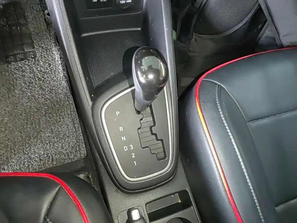 Hyundai Verna — фото 14