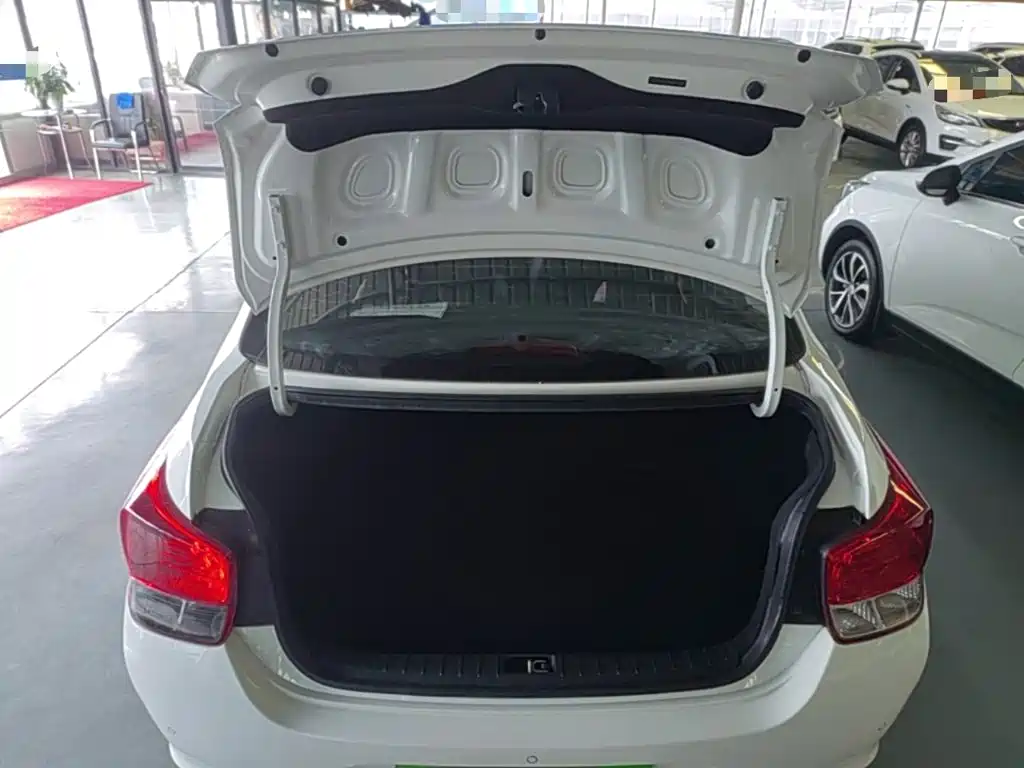 Hyundai Verna — фото 19