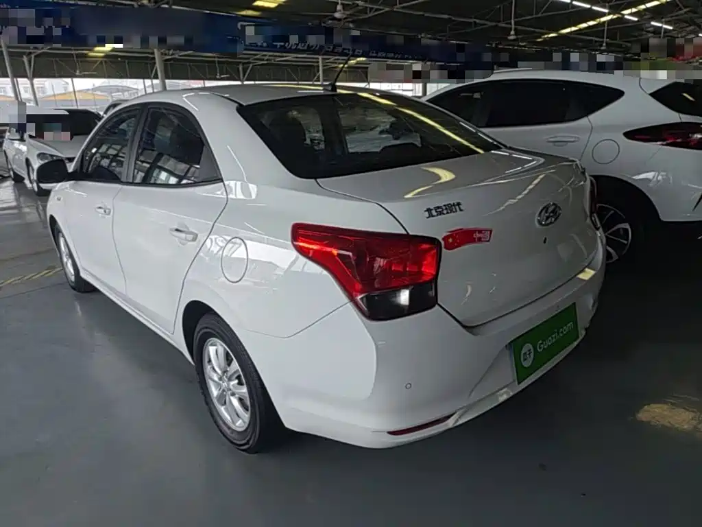 Hyundai Verna — фото 5