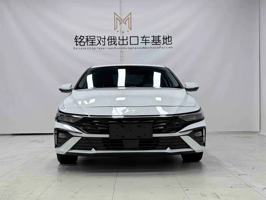 Hyundai Elantra — фото 2