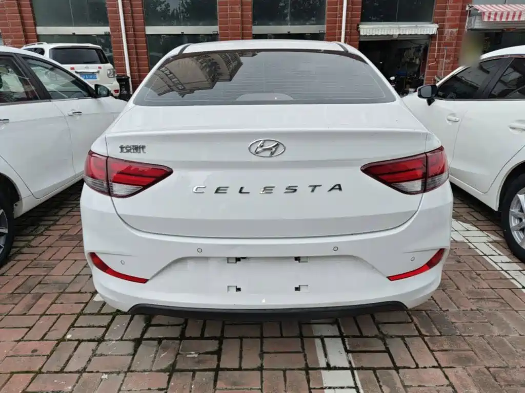 Hyundai Elantra — фото 6