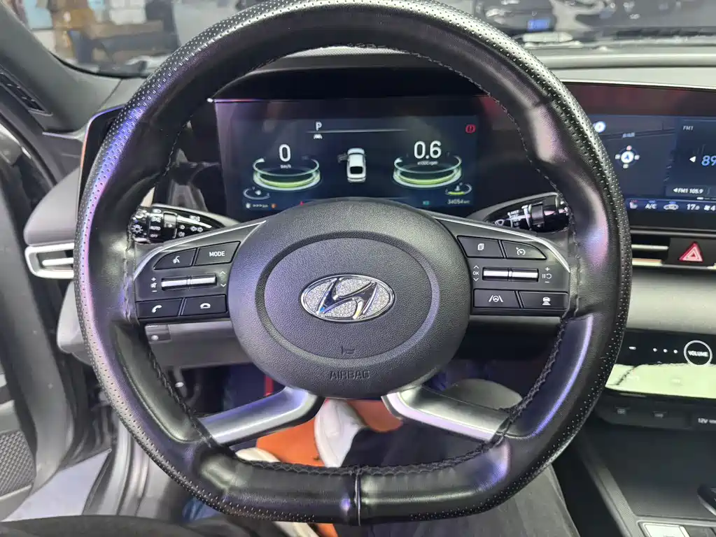 Hyundai Elantra — фото 9