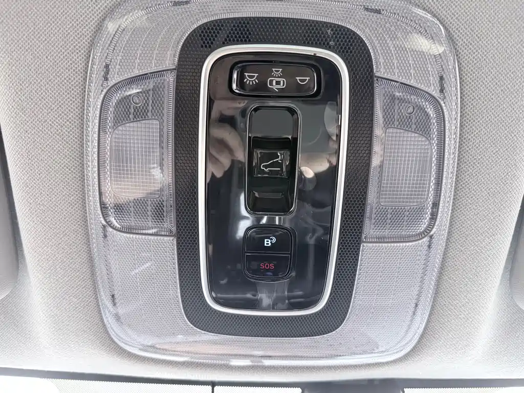 Hyundai Elantra — фото 11